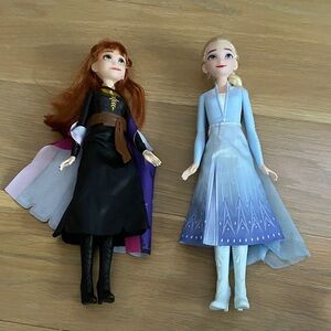 Disney Frozen 2 Anna and Elsa Dolls
